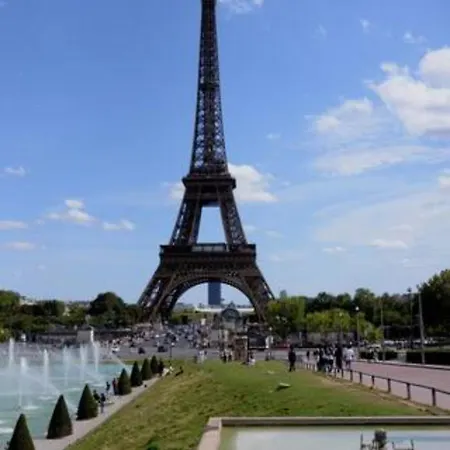 Alloggio in famiglia Eiffel Edge Escape 30 M From Eiffel Tower Parigi