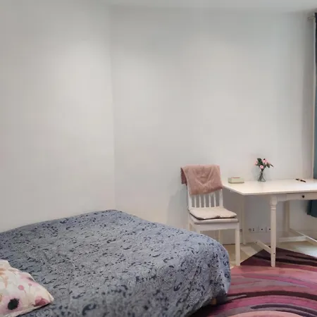 Eiffel Edge Escape 30 M From Eiffel Tower Alloggio in famiglia *