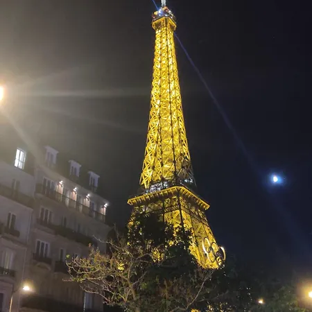 Alloggio in famiglia Eiffel Edge Escape 30 M From Eiffel Tower Parigi